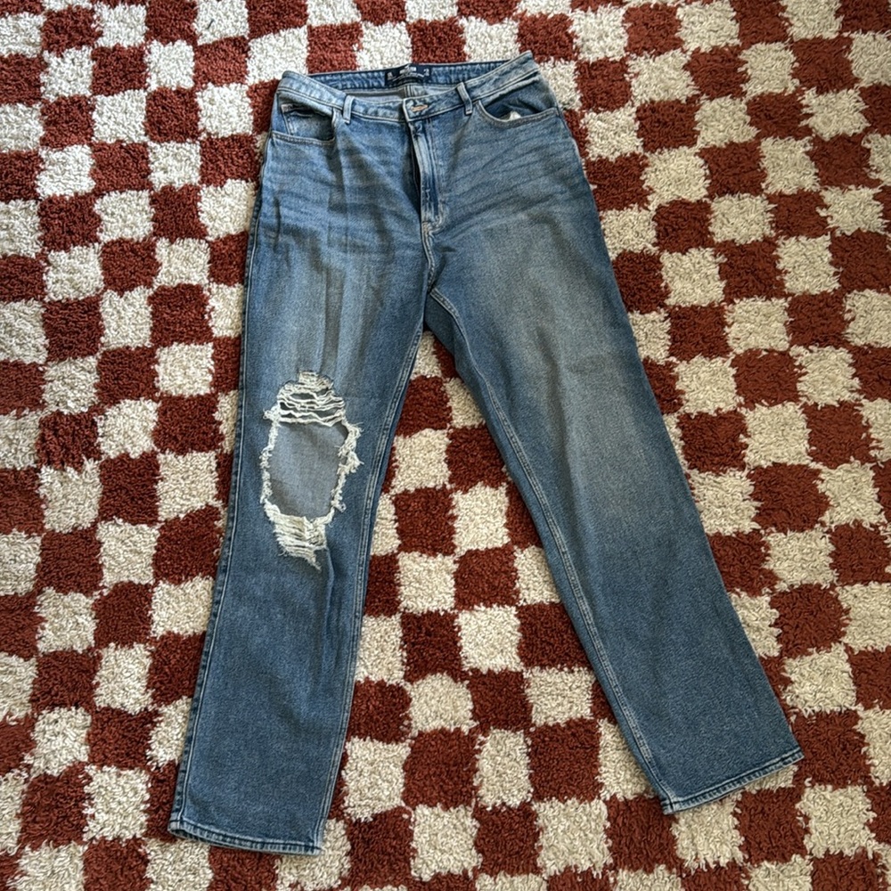 Hollister Ultra High-Rise 90s Vintage Straight Jeans